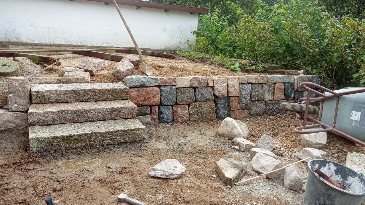 Naturstensmure og støttemure